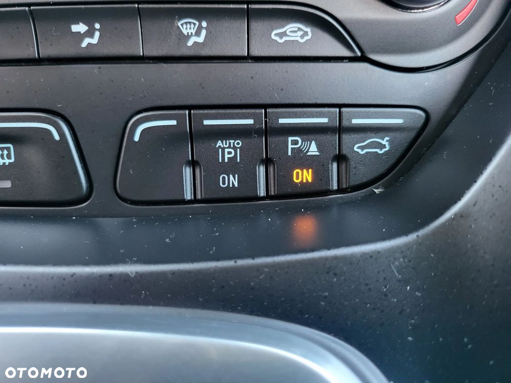 Ford Grand C-MAX 2.0 TDCi Titanium - 36