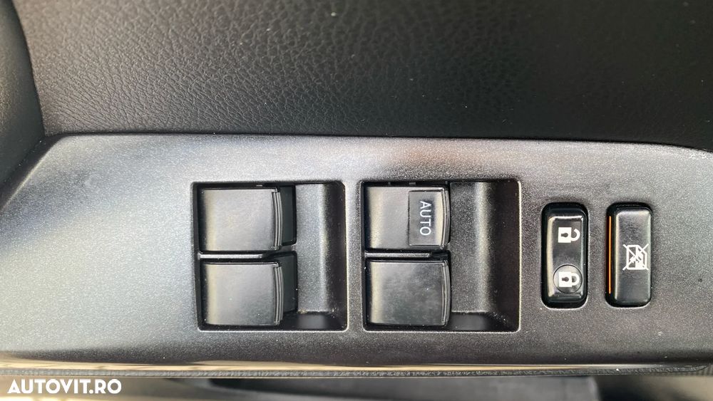 Toyota RAV4 2.5 VVT-i 4x4 Luxury - 13