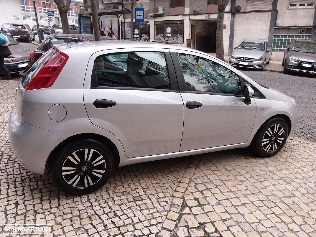 Fiat Grande Punto - 11