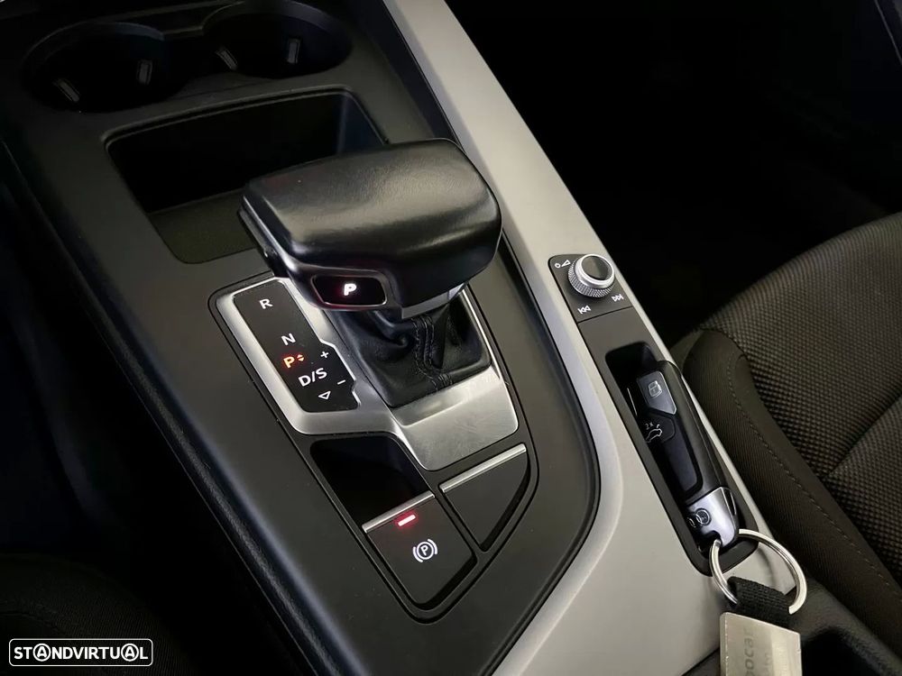 Audi A4 Avant 30 TDI S tronic - 28