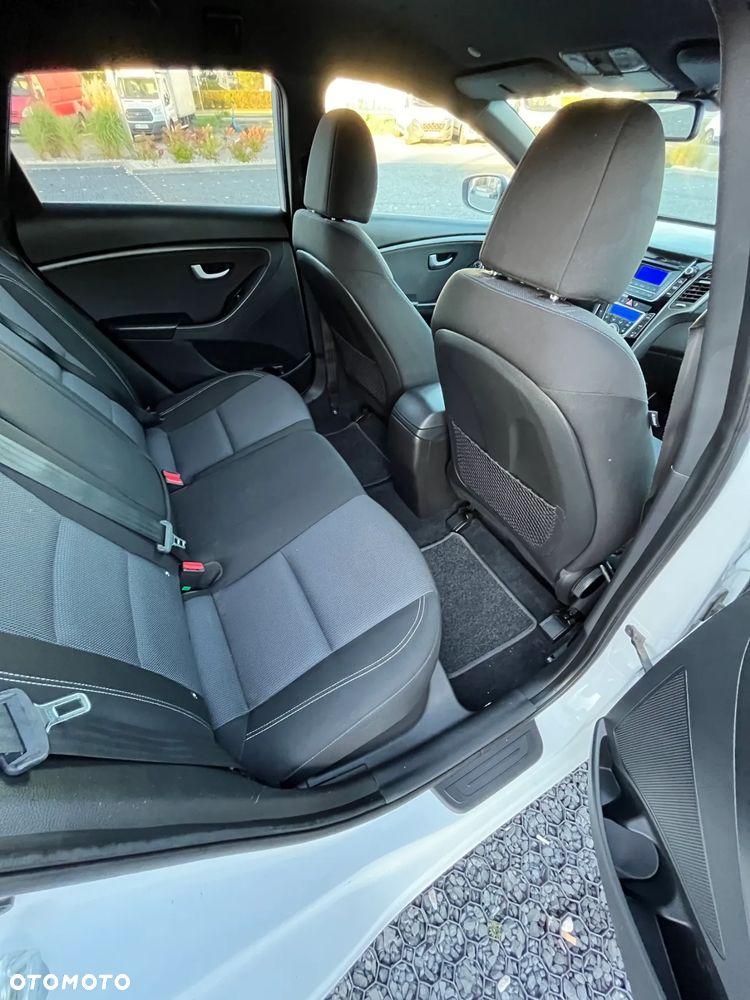 Hyundai i30 blue Kombi 1.6 GDi DCT Passion - 17