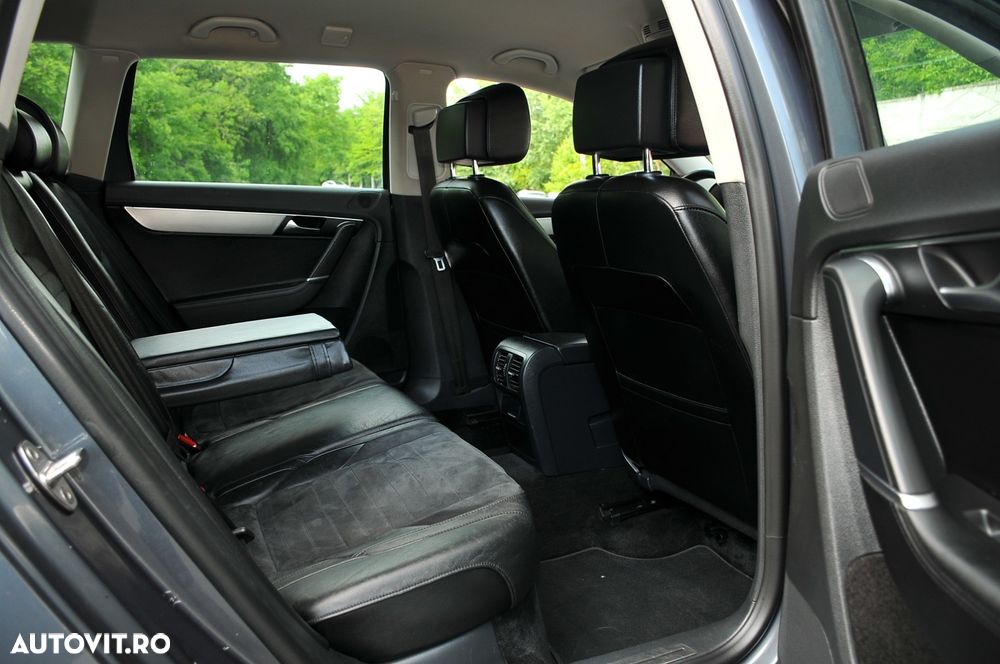 Volkswagen Passat 2.0 TDI Highline - 16