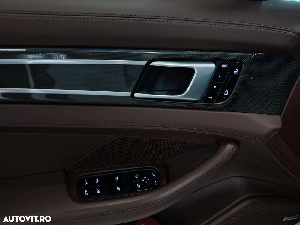 Porsche Panamera - 24