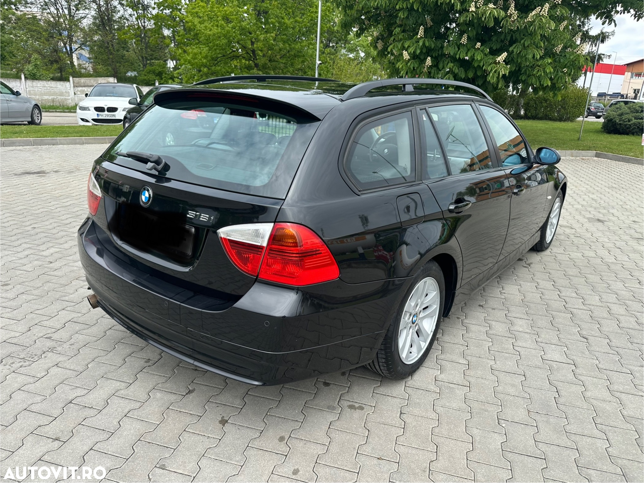 BMW Seria 3 318i Touring - 2
