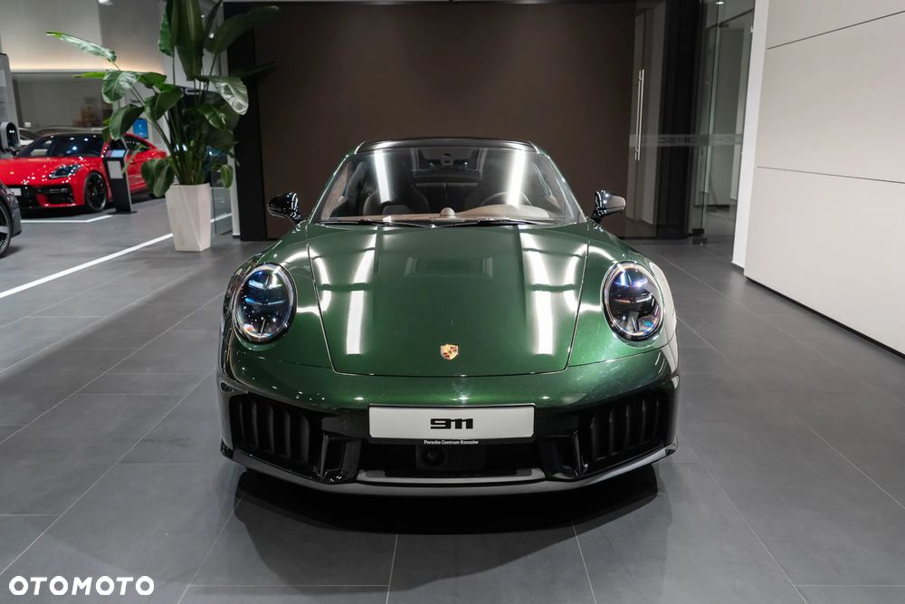 Porsche 911 Carrera T-Hybrid 4 GTS - 5