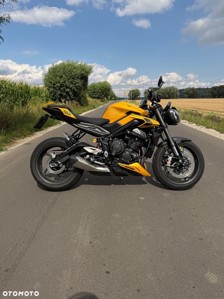 Triumph Street Triple - 2