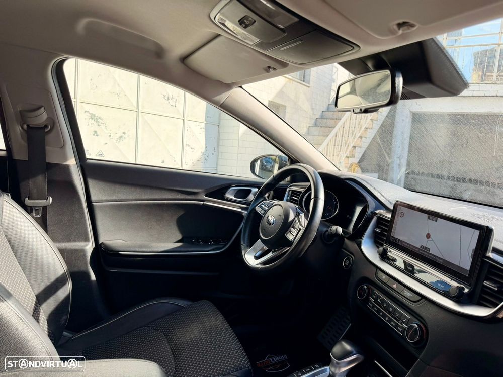 Kia XCeed - 32
