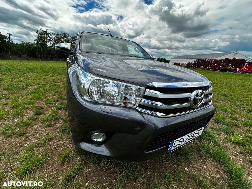 Toyota Hilux 4x4 Double Cab M/T Style - 5