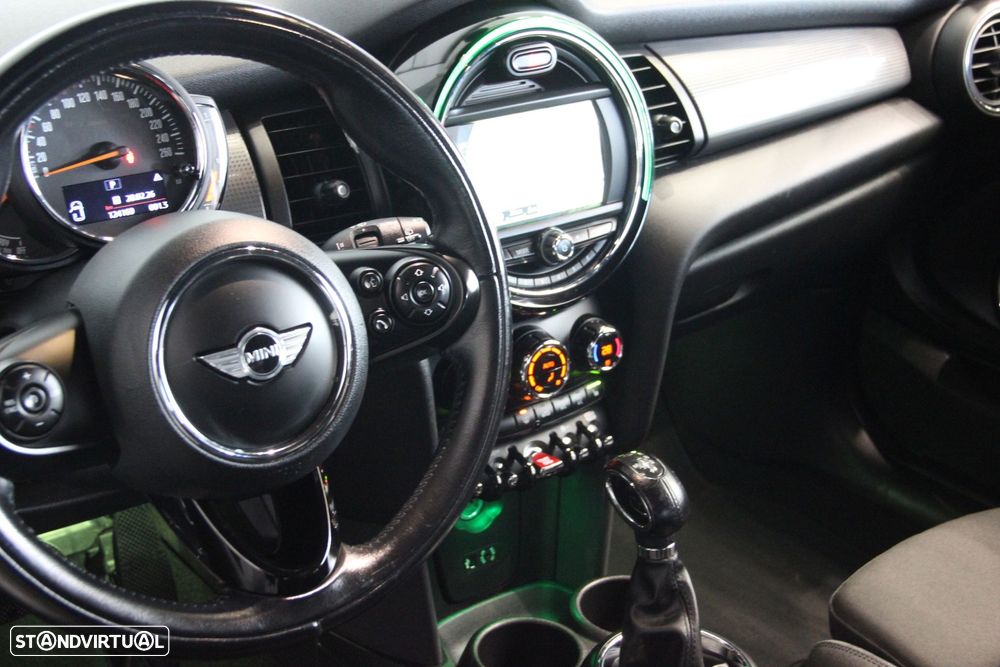 MINI 3 Portas Cooper D Auto - 17