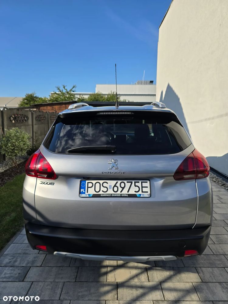 Peugeot 2008 1.2 PureTech Allure S&S - 5