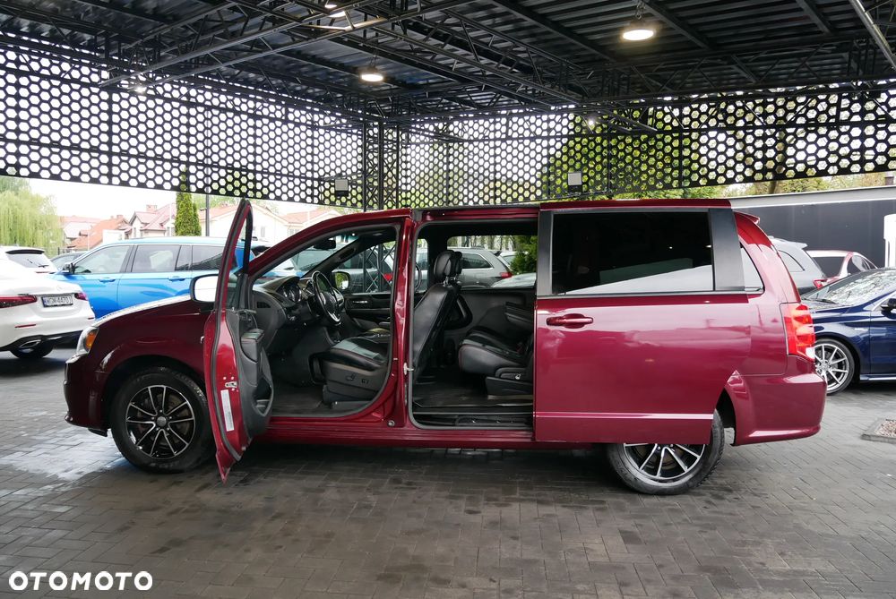 Dodge Grand Caravan - 6