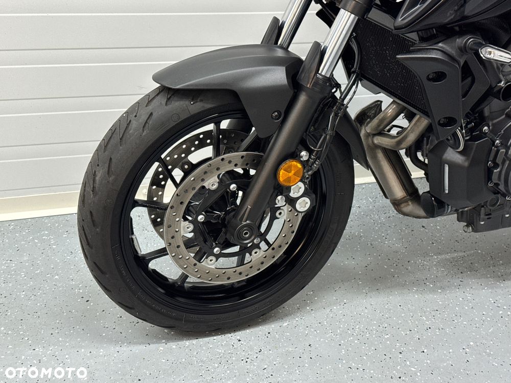 Yamaha MT - 28