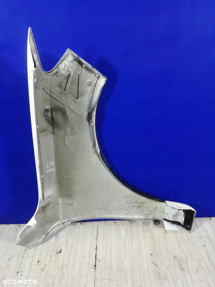 Audi Q7 4L błotnik lewy przód listwa 05/09 - 3