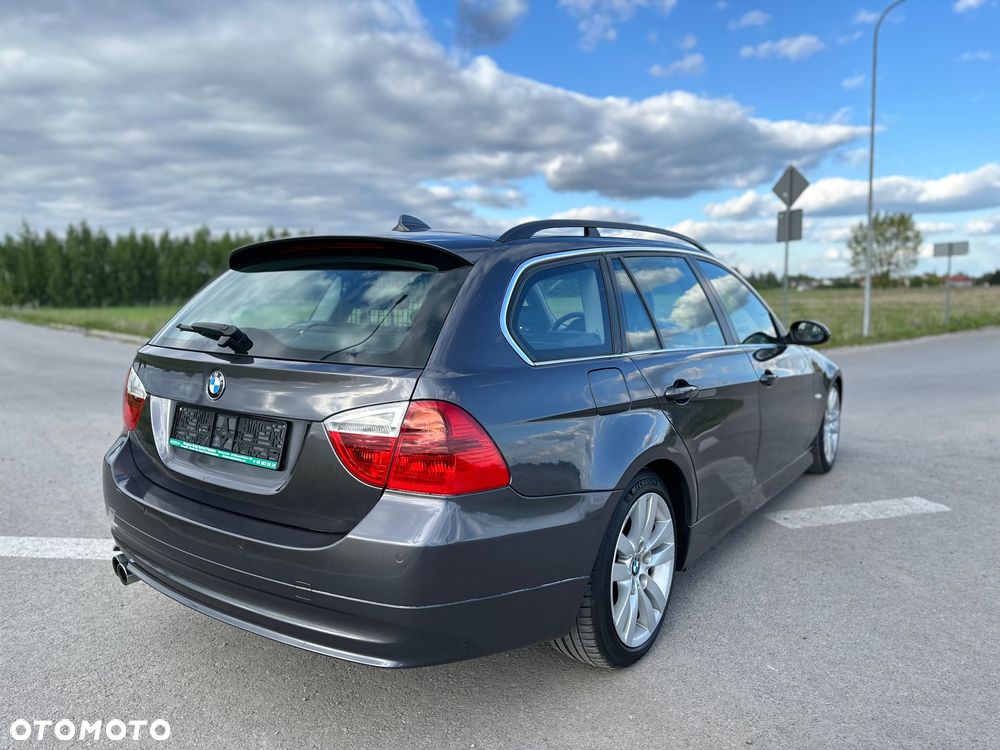 BMW Seria 3 330xi Touring - 5