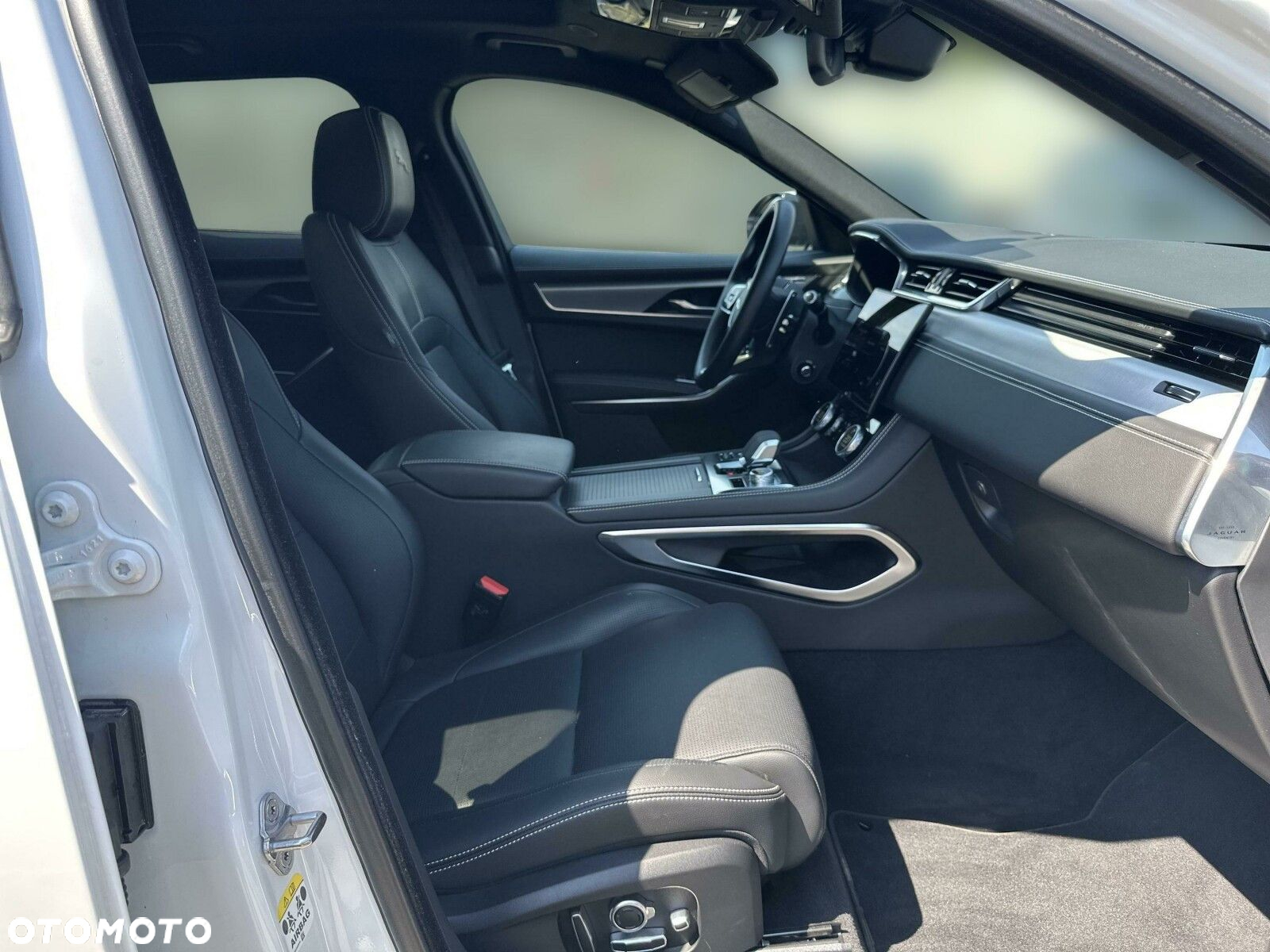 Jaguar F-Pace - 12