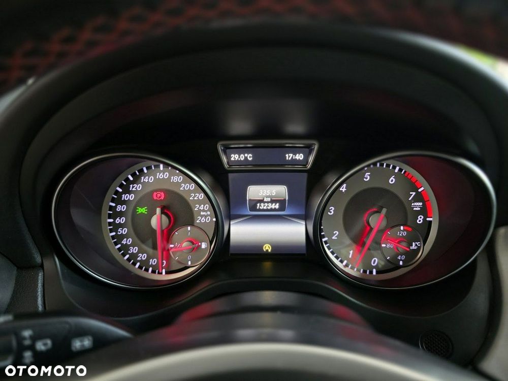 Mercedes-Benz GLA - 31
