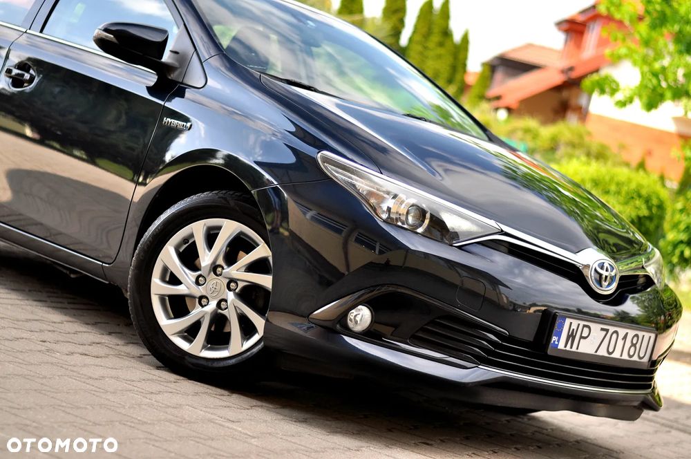 Toyota Auris 1.8 HSD Sol - 6