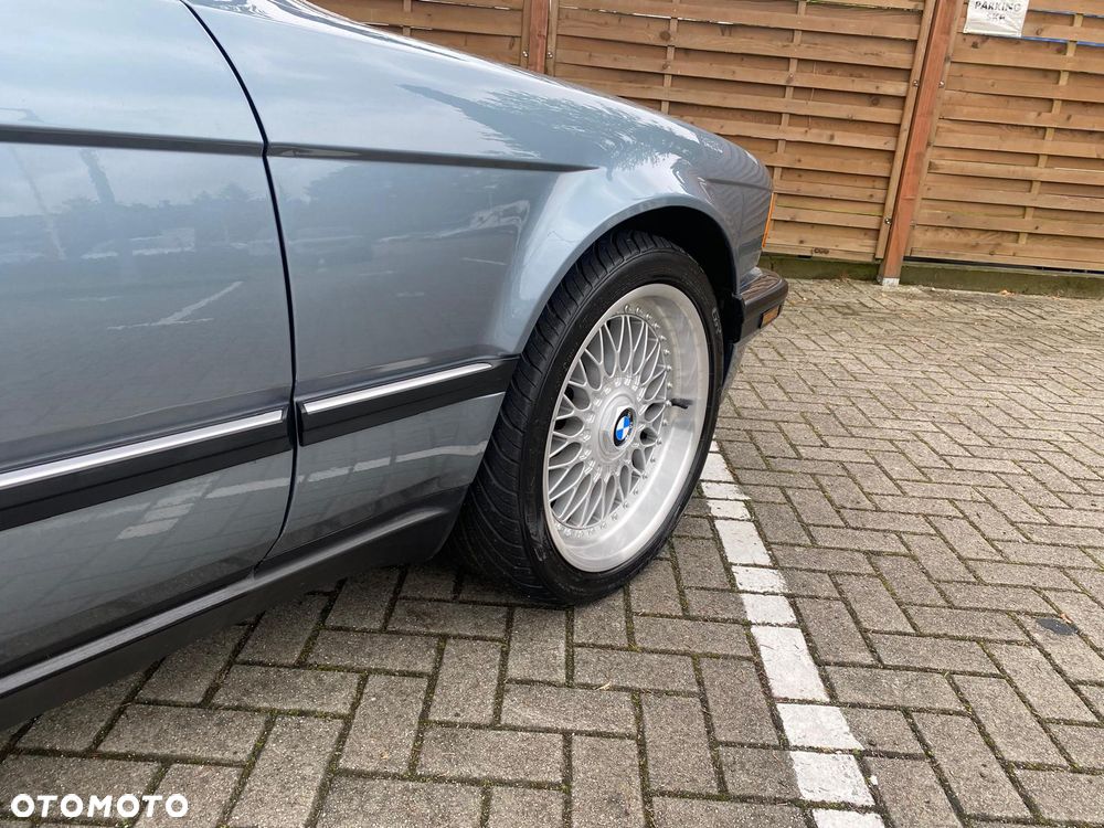 BMW Seria 7 750iL - 6