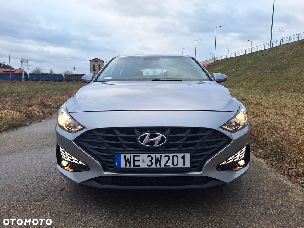 Hyundai i30 1.5 DPI Classic + - 15