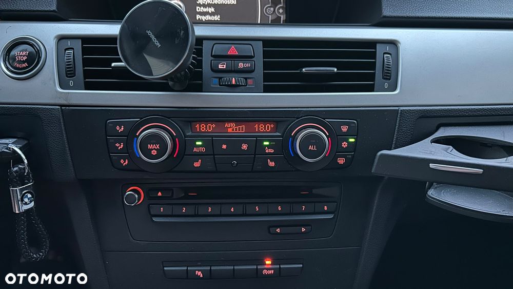 BMW Seria 3 320d Efficient Dynamics - 34