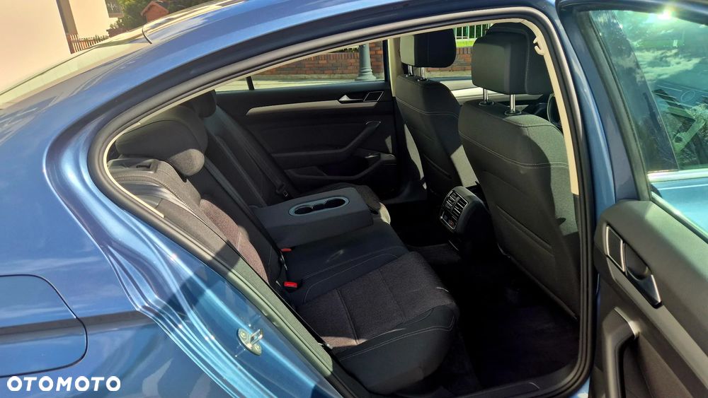 Volkswagen Passat 2.0 TDI (BlueMotion Technology) Comfortline - 14