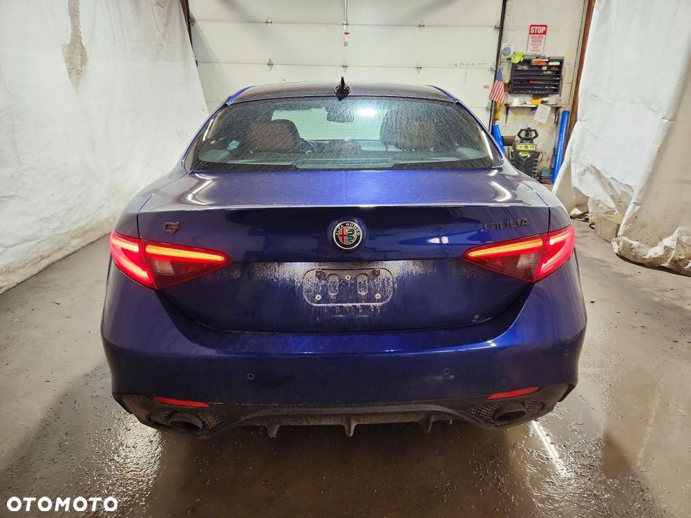 Alfa Romeo Giulia 2.0 Turbo 16V AT8 Veloce - 8