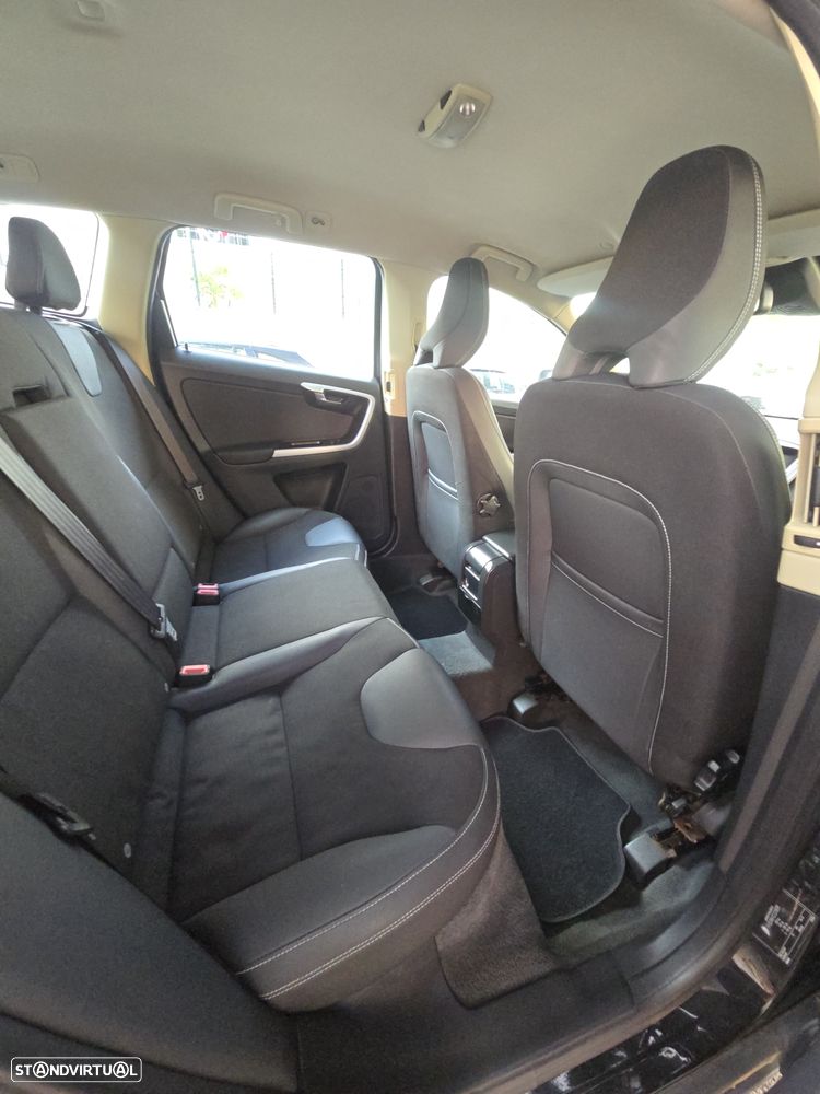 Volvo XC 60 2.0 D3 Drive Momentum Start/Stop - 24