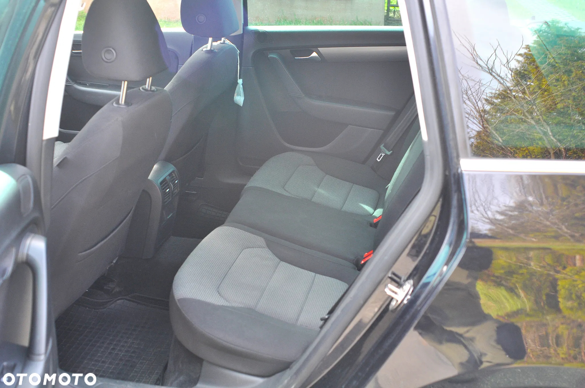 Volkswagen Passat Variant 2.0 TDI BlueMotion Technology R-Line - 10