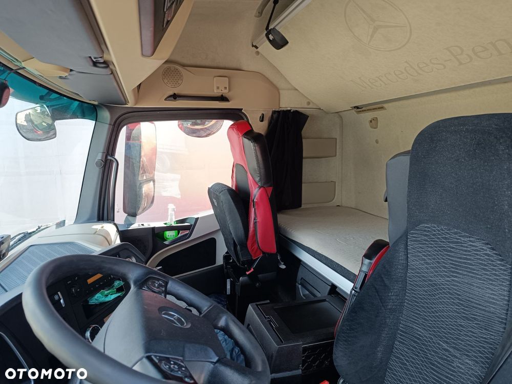 Mercedes-Benz Actros - 5