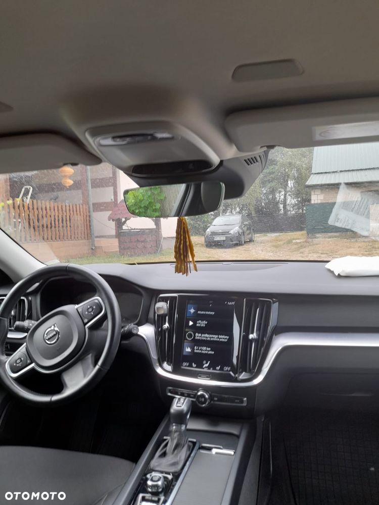 Volvo V60 D4 Momentum - 9
