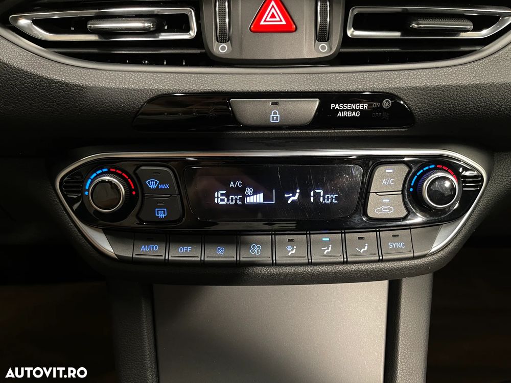 Hyundai i30 1.6 CRDI Select - 26