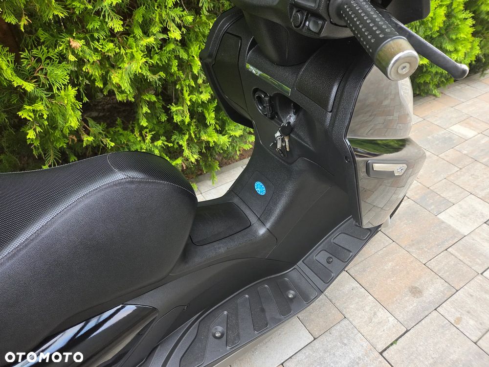 Piaggio X7 - 18