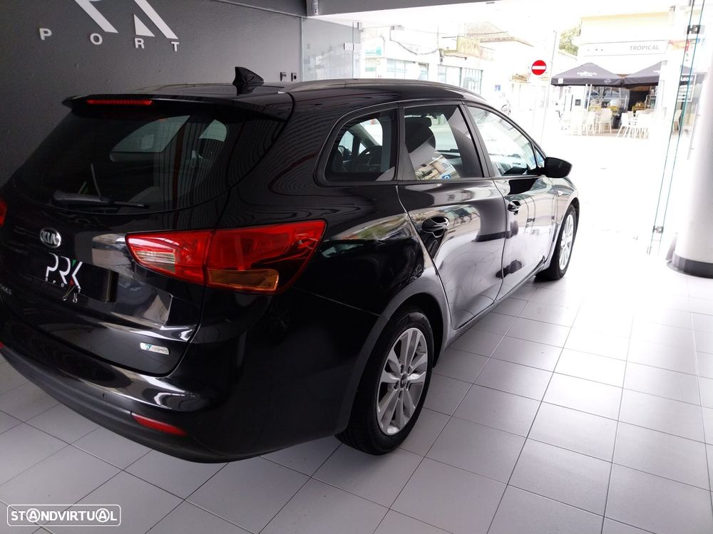 Kia Ceed SW 1.6 CRDi Nav Line - 3