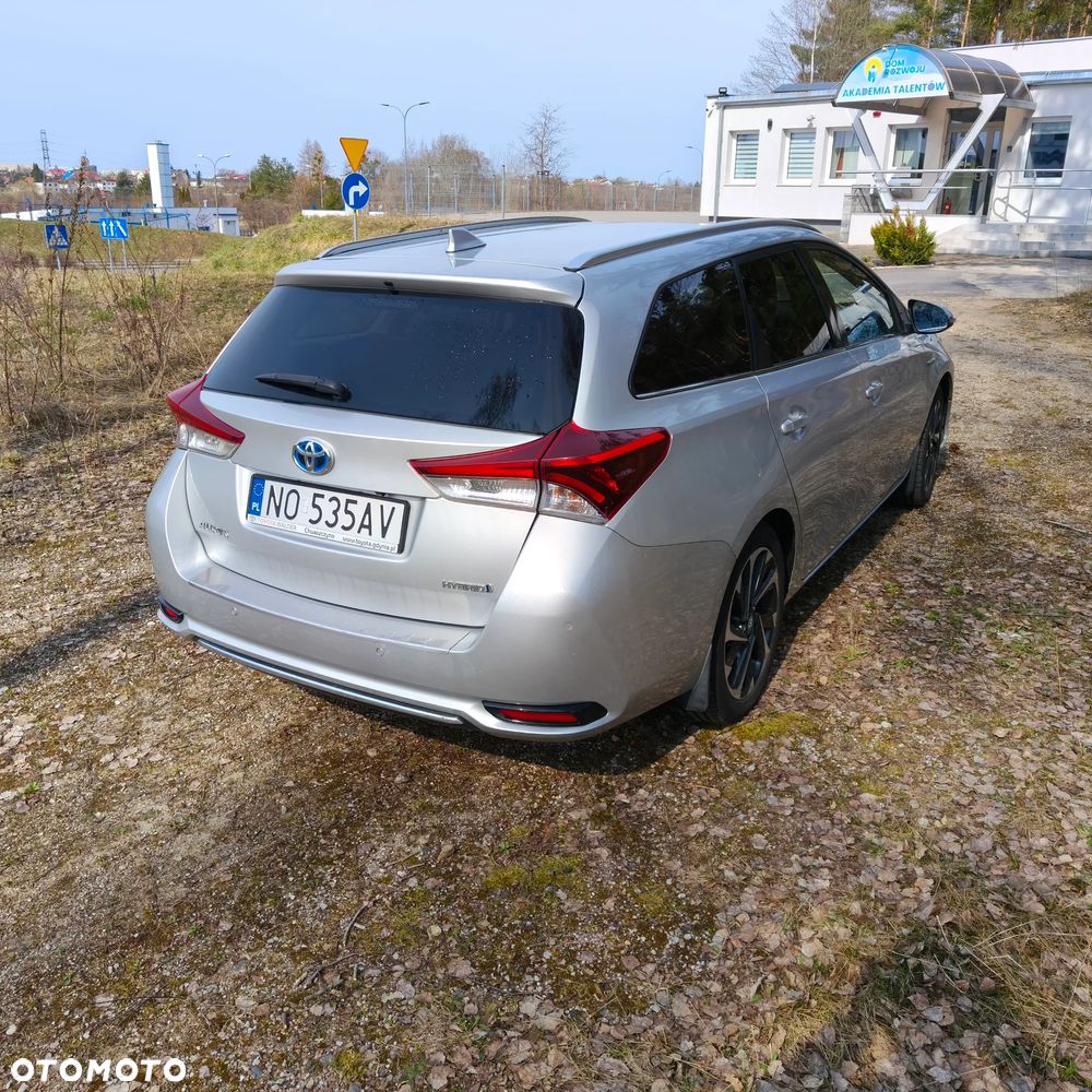 Toyota Auris Hybrid 135 Prestige - 6