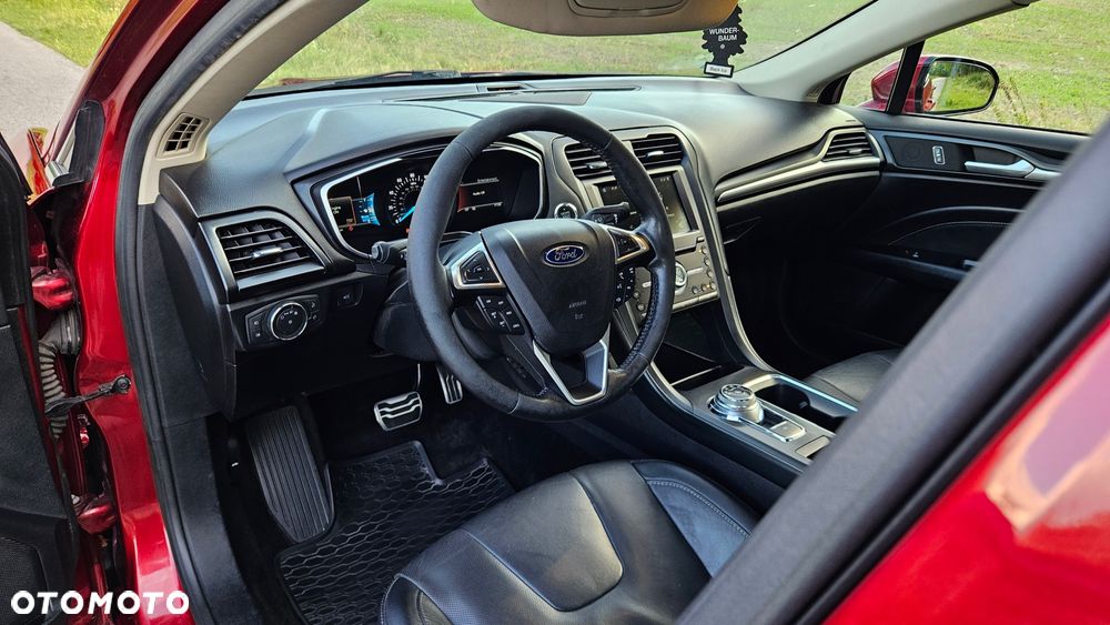 Ford Fusion - 12