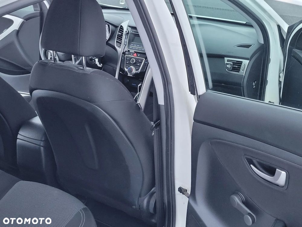 Hyundai i30 1.4 CRDi Advantage - 11