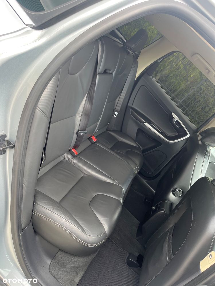 Volvo XC 60 2.4D AWD RDesign - 19