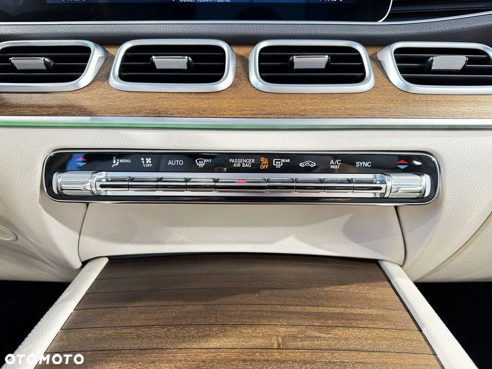 Mercedes-Benz GLE - 24