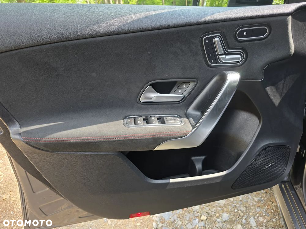 Mercedes-Benz Klasa A 200 AMG Line 7G-DCT - 25