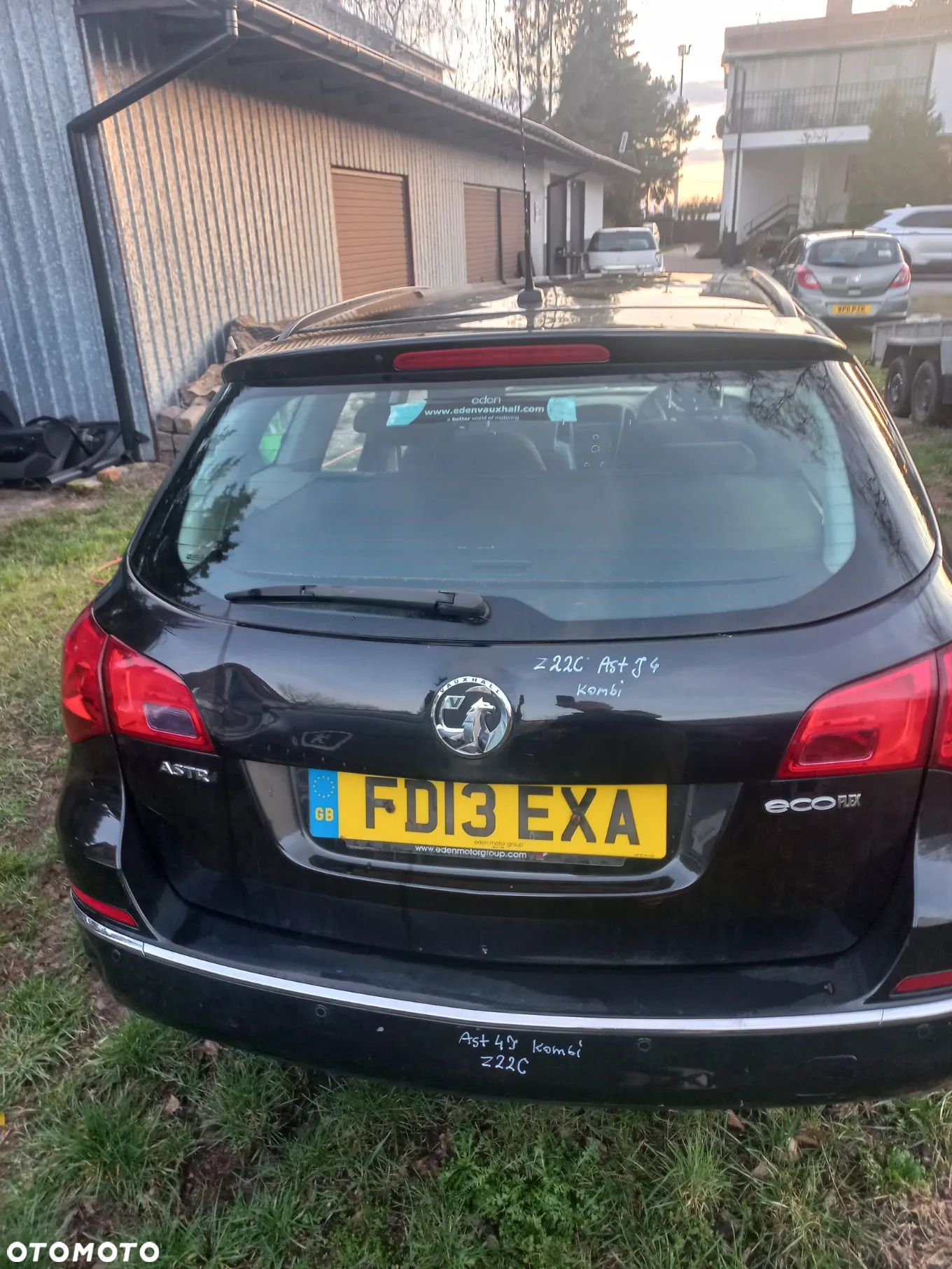Lampa lampy tył tylna prawa lewa opel astra j 4 IV w klapę kombi - 1