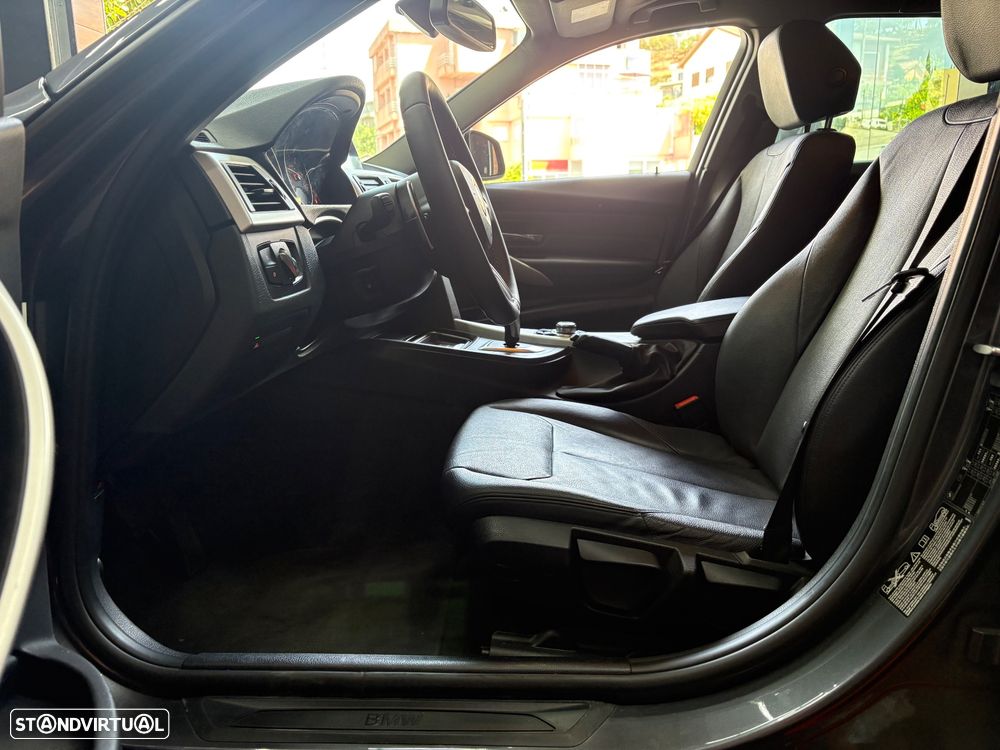 BMW 320 d xDrive Aut. Sport Line - 33