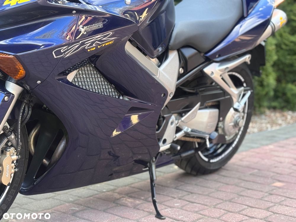 Honda VFR - 17