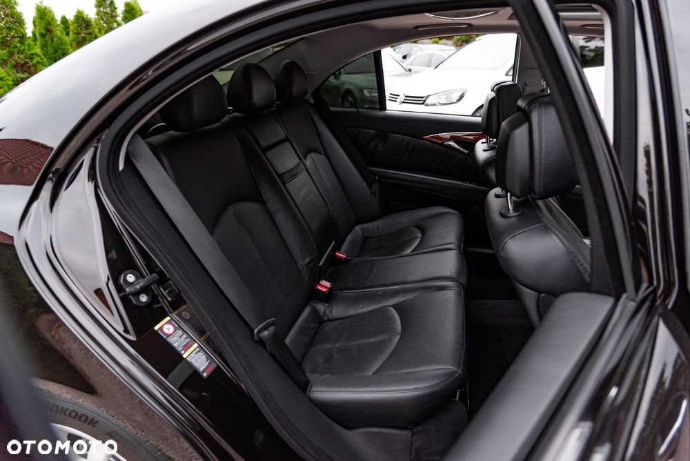 Mercedes-Benz Klasa E 500 4-Matic Avantgarde - 22
