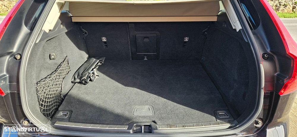 Volvo XC 60 2.0 T6 PHEV Core AWD - 11