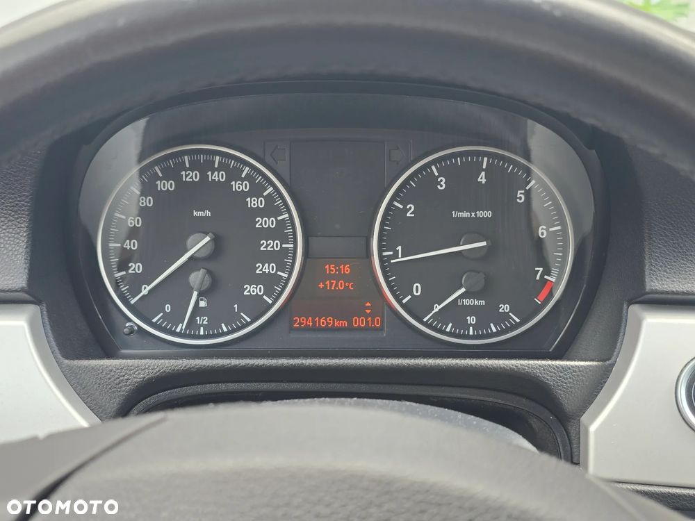 BMW Seria 3 320i - 6