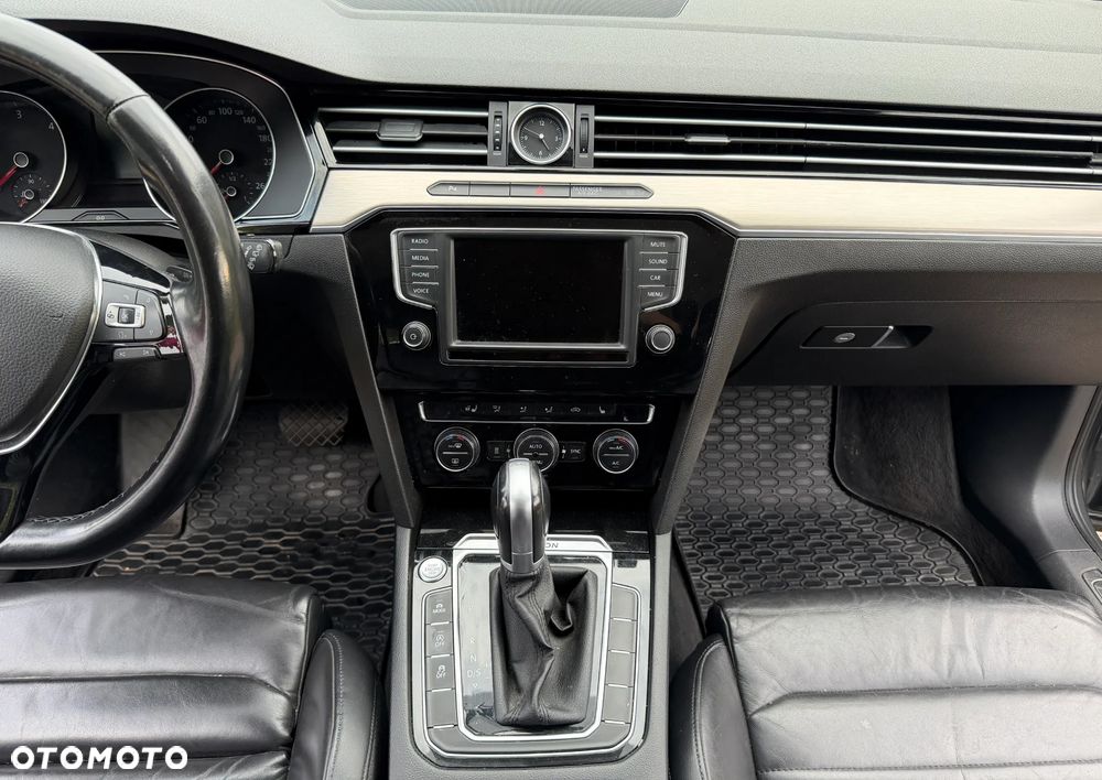 Volkswagen Passat 2.0 TDI SCR 4Mot DSG Highline - 9