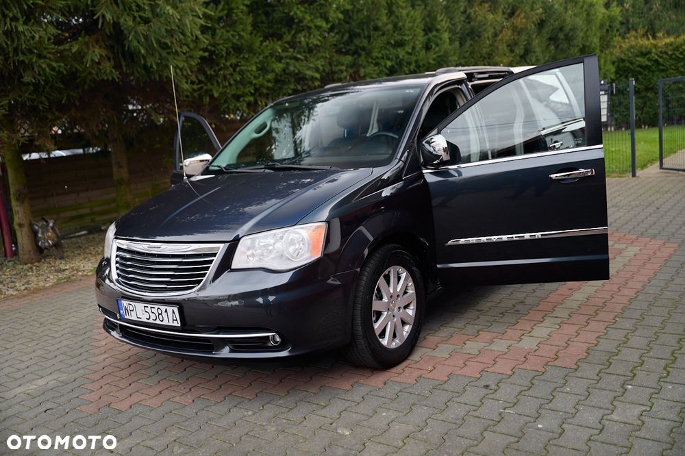 Chrysler Town & Country 3.6 Limited - 21