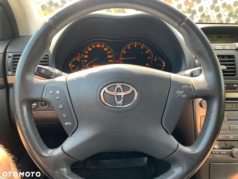Toyota Avensis 1.8 VVT-i Sol - 22