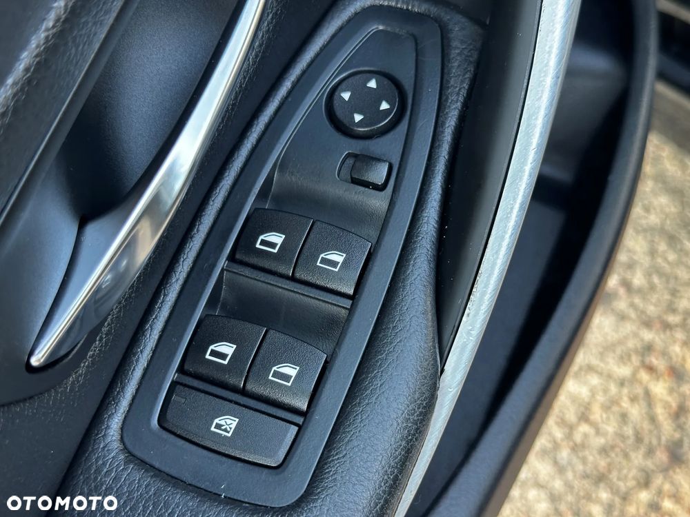 BMW Seria 3 - 25