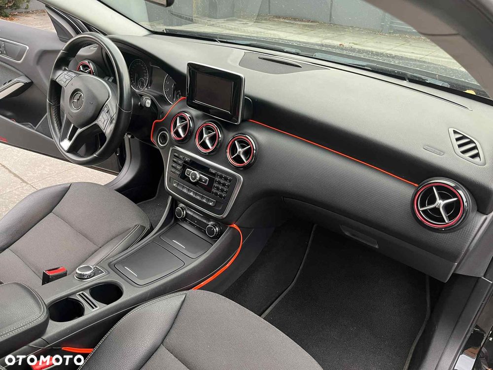 Mercedes-Benz Klasa A 180 (BlueEFFICIENCY) 7G-DCT - 7